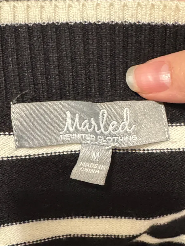 Marled Reunited Clothing Black & Cream Striped V-Neck Cropped Plush Sweater sz M - Image 7