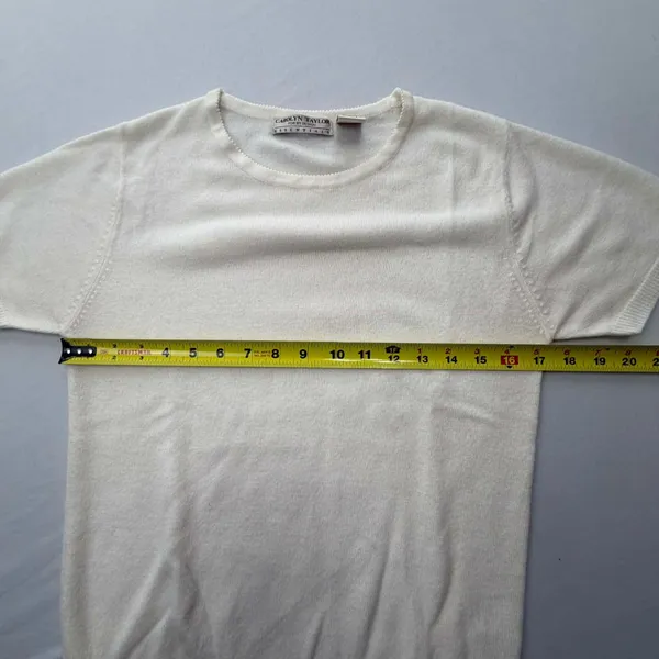 Carolyn Taylor Essentials White Short Sleeve Crew Neck Acrylic Knit Sweater - Image 8