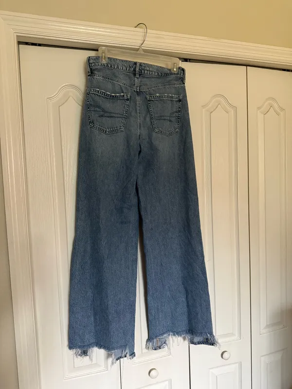 American Eagle High Waisted Baggy Wide Leg Jeans - Image 3