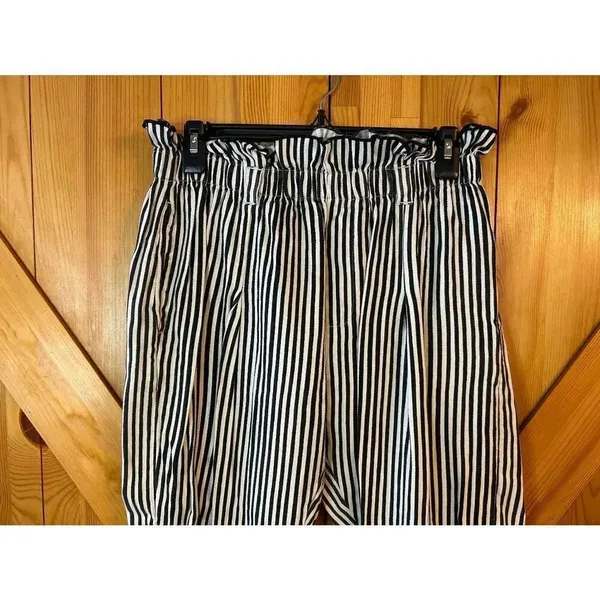 Billabong Black Flowy White Stripe Pull On Pants Ruffled Waist Size Medium (8996 - Image 2