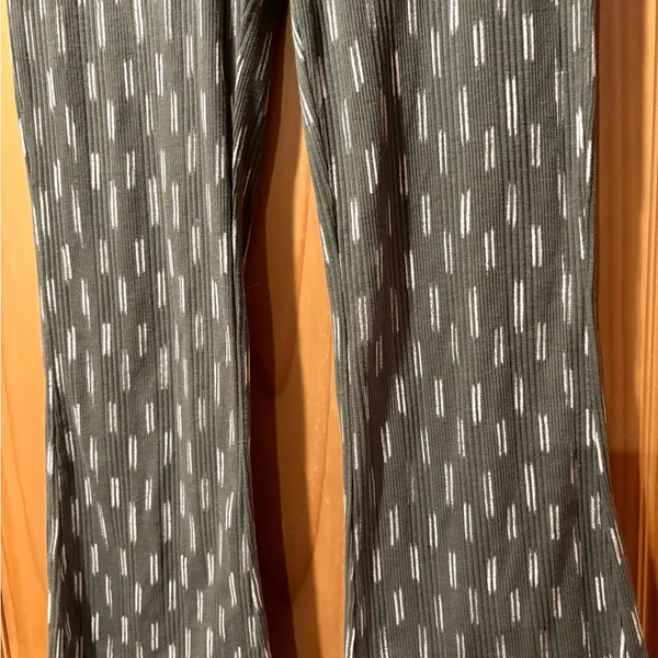 Aerie green ribbed flare pants women’s M - Image 3