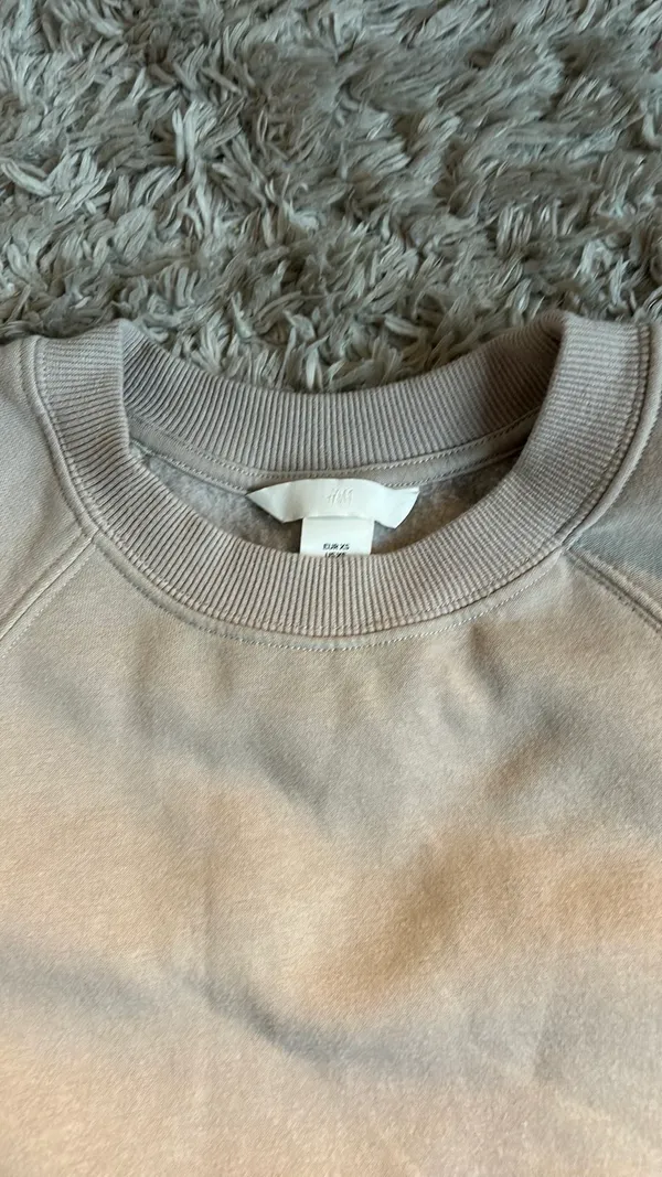 H&M oversize sweatshirt - Image 3