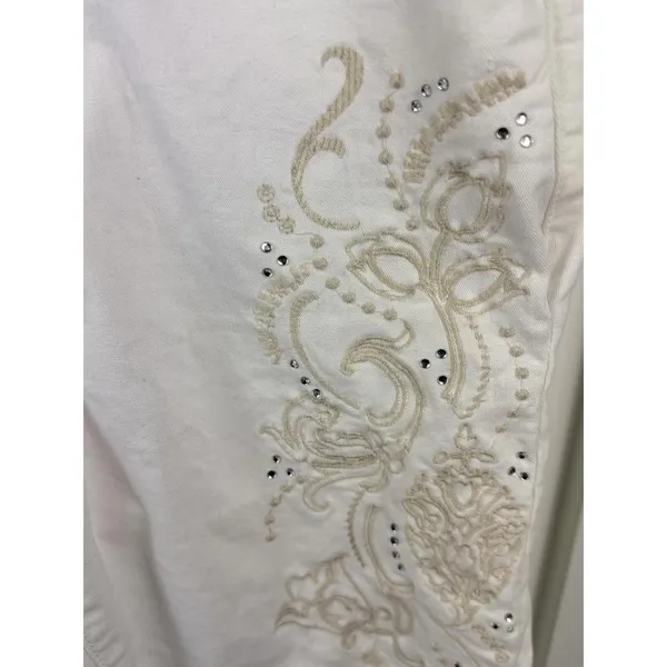 Cute Womens Capri Jeans Size 4 White - Image 2