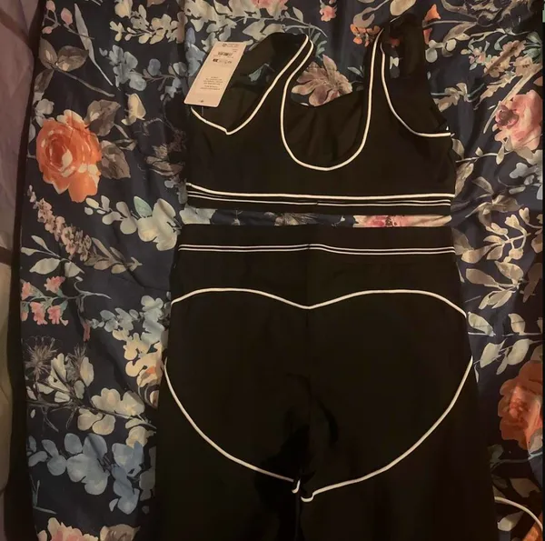 Alo Yoga High-Waisted Leggings - Image 2