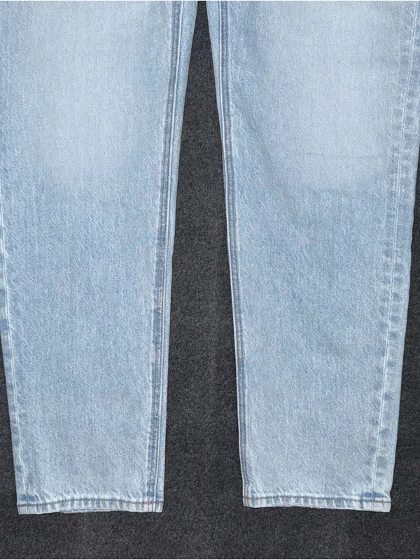 NWOT American Eagle Strigid Mom Jeans High Rise Light Wash Denim Sz 6 (28x29) - Image 5