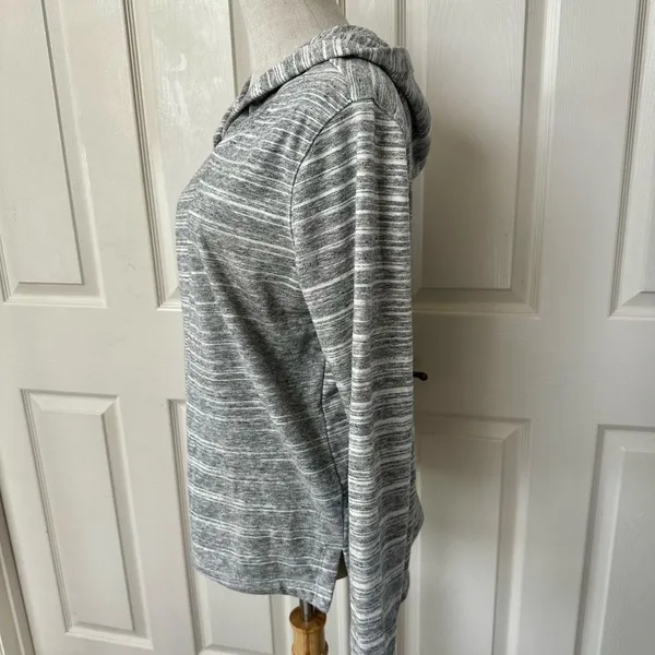 Gap long sleeved space dyed grey striped hoodie - Image 4