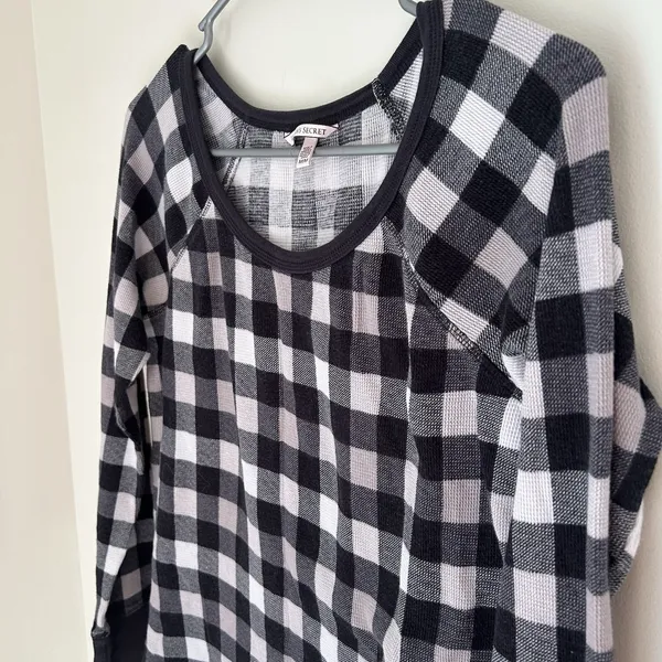 Victoria's Secret Size Medium Plaid Round Neck Long Sleeve Pajama Top Sleepwear - Image 2