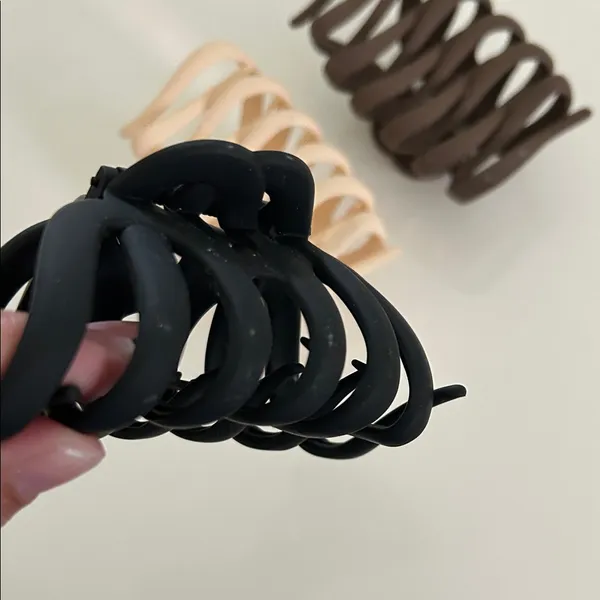 Elegant Hair Claw Clips Set - Black, Cream, Brown - Image 3