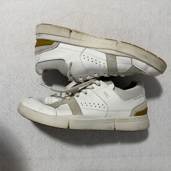 On Running The Roger Clubhouse White Grey Gold Women 9.5 Sneakers 48.99436 - Image 2