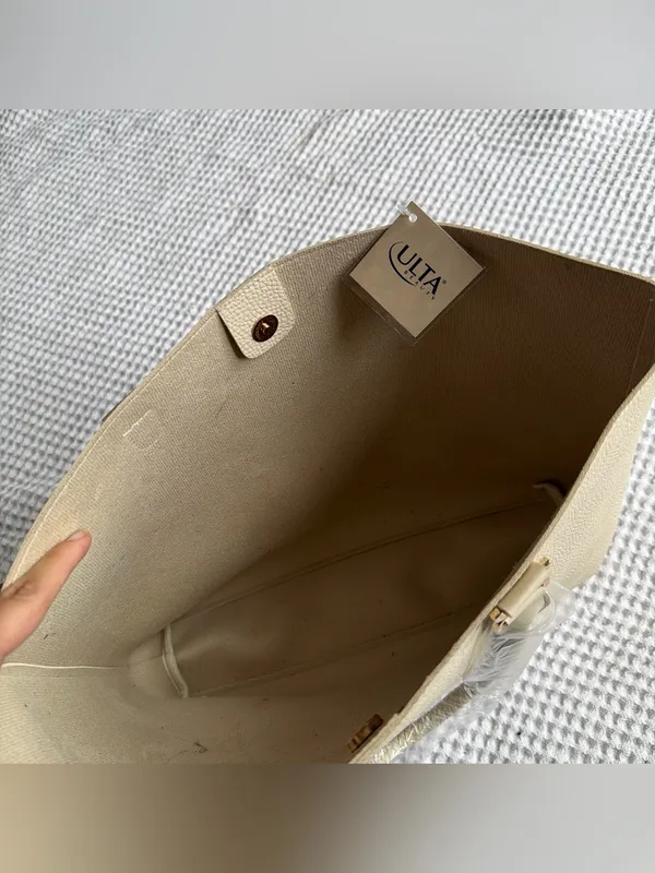 Everyday Pebbled Tote Bag in Cream with Top Handles - Image 5