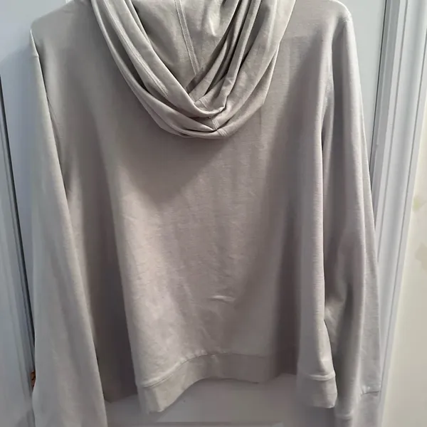 🛑Sold🛑Vuori Halo Essential Hoodie Size Large - Image 5