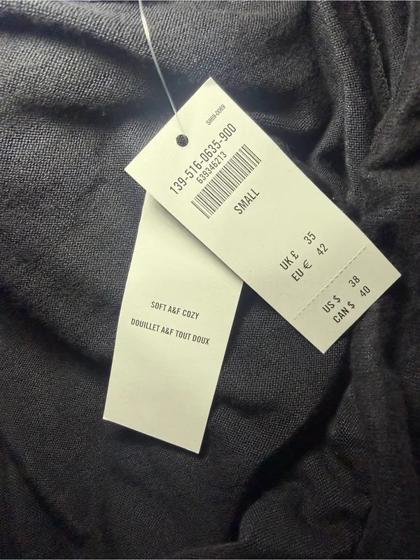 NWT Abercrombie & Fitch off shoulder cozy crossover soft A&F top grey small - Image 8