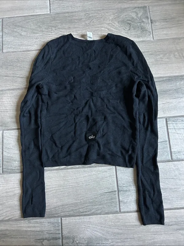 ALO Yoga Black Ribbed Long-Sleeve Cardigan with Single Clasp - Image 4