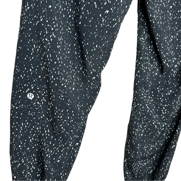 Lululemon Jogger Butterfly Texture Black White Size 8 - Image 12