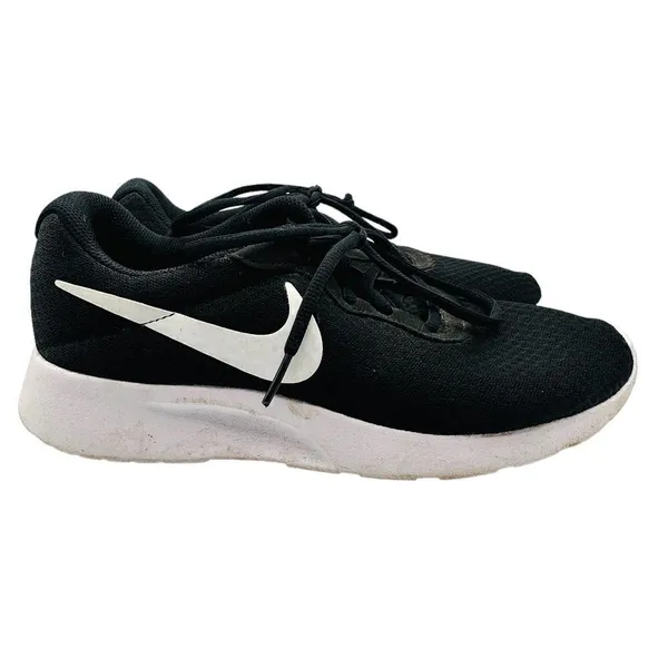 Nike Womens Tanjun Black Running Shoes Sneakers Size 8 - Image 2