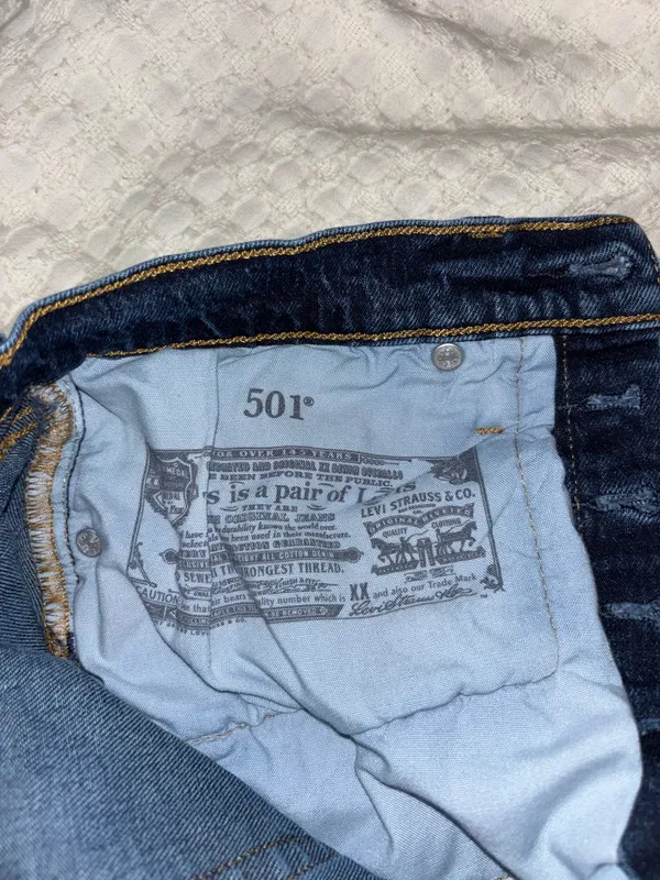 Levi 501 denim shorts - Image 3