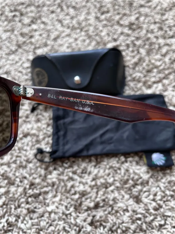 Ray-Ban Wayfarer Tortoise Sunglasses - Image 7