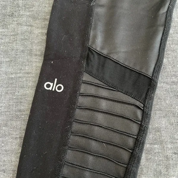 Alo High-Waist Moto Legging - Image 5