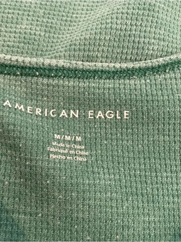 American Eagle Green Cropped Top with Lettuce Ruffle Hem Size Medium - Image 4