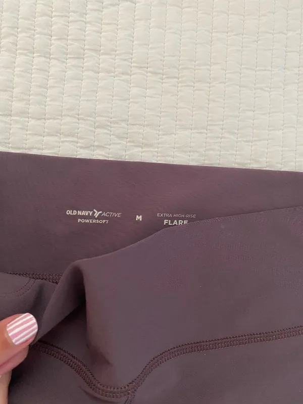 Old Navy burgundy purple flare leggings - Image 4