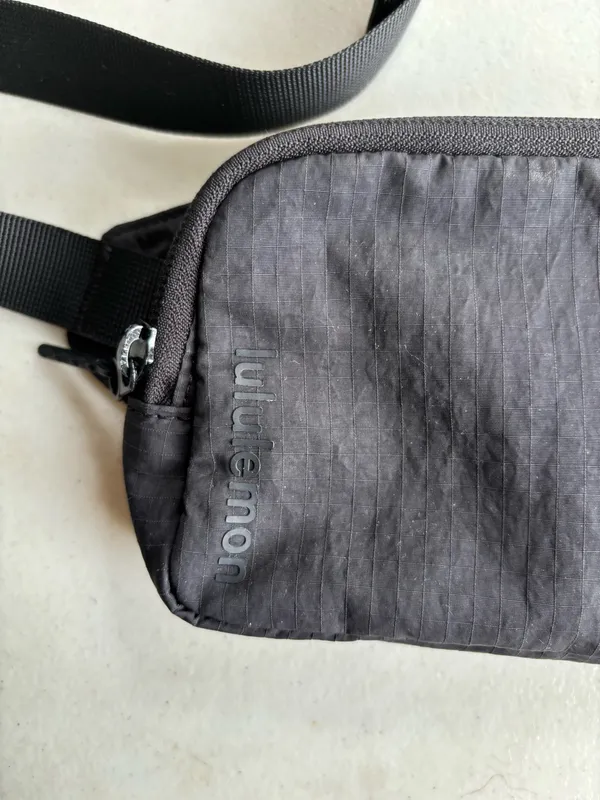 Lululemon Belt Bag Black - Image 3