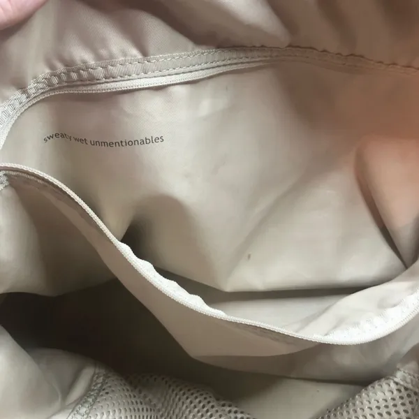 Lululemon Om The Day Bag Reflective In Black | Animal Jacquard Pre-Loved - Image 8