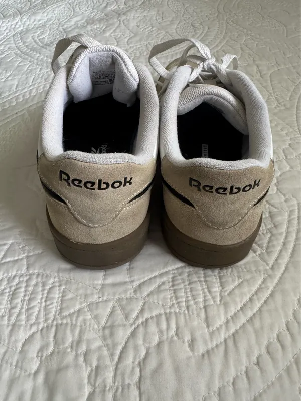 Reebok Classic Women’s Sneakers - Image 3