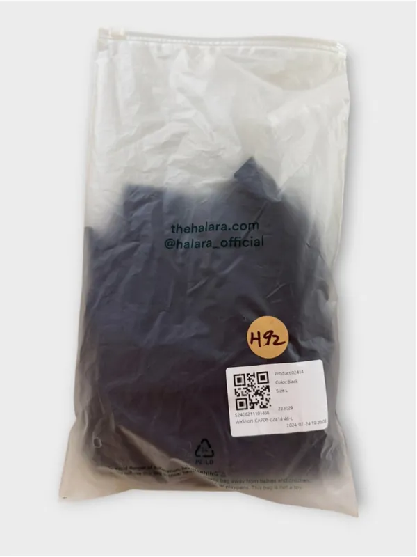 Size L Halara SoftlyZero Airy Super High Waisted 2-in-1 Yoga Shorts Black - Image 4