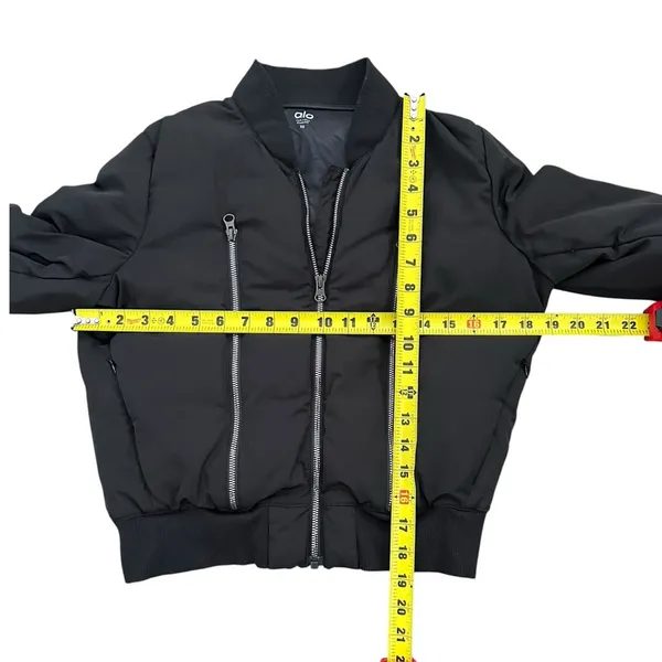 ALO Yoga Off Duty Bomber Down Filled Puffer Athleisure Classic black size XS - Image 6