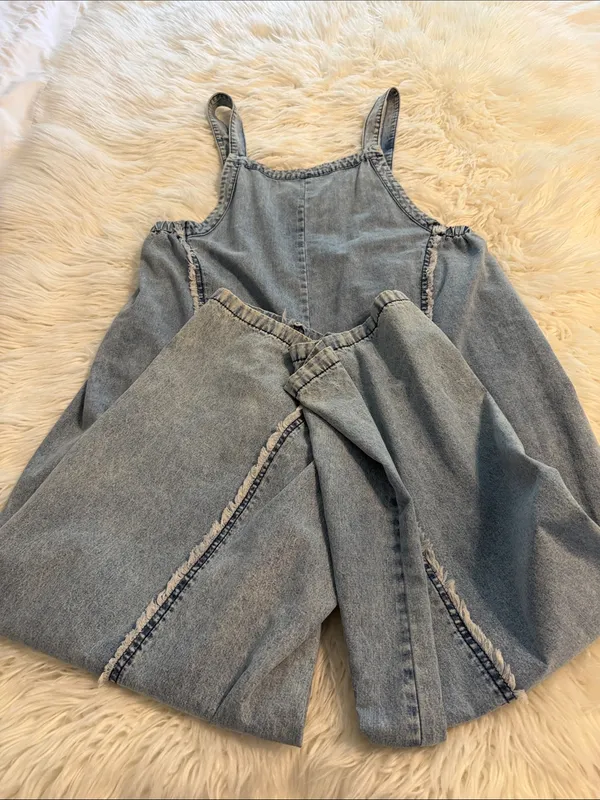 Light Wash Denim Overalls Jumpsuit size L inseam 27” excellent condition - Image 8