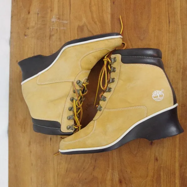 Timberland Ladies' Nubuck Wedge Ankle Boots Size 6.5M - Image 5