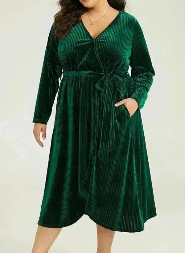 NWT!Dark green rib velvet wrap hem wrap pocket belt dress Size 12 or Large - Image 2