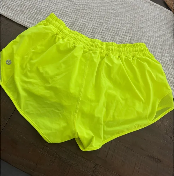 Lululemon Shorts Hotty Hot - Image 2