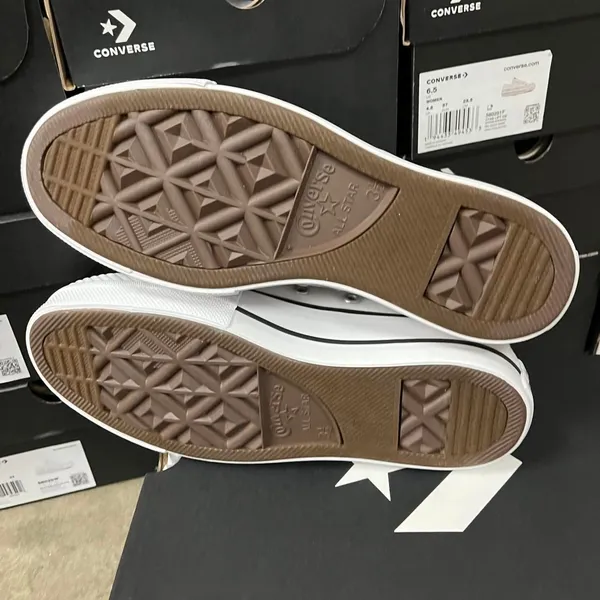 Converse Women's White Trainers - Image 6