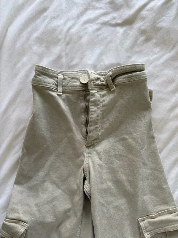 Zara Marine Pant with Cargo Style Oatmeal Color Straight-Leg Jeans with Raw Hem - Image 3