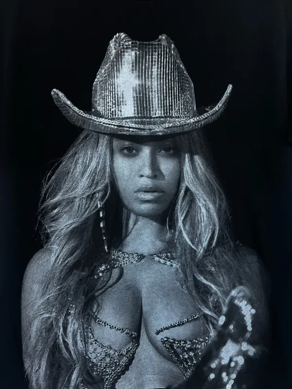 Like New Beyoncé 2023 Renaissance World Tour T-Shirt - Image 2