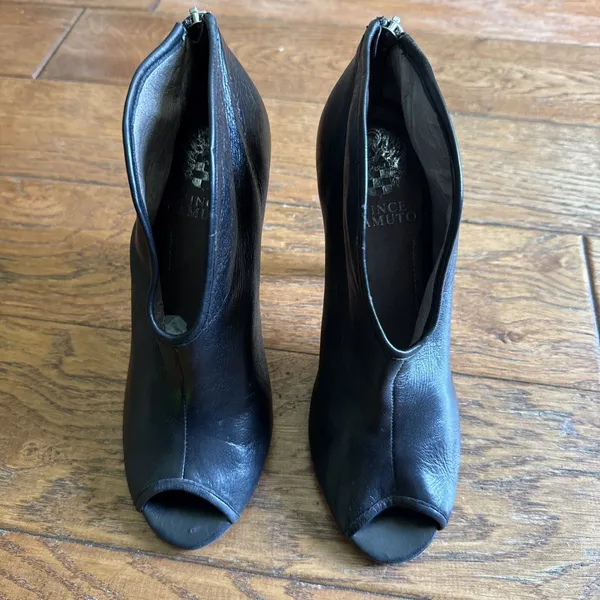 Vince Camuto Peep Toe Leather Shooties VC AMBER Booties Size 7.5 B Black Silver - Image 2