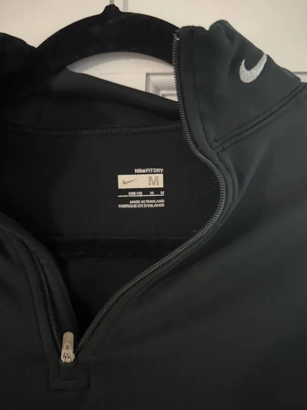 Nike top - Image 2