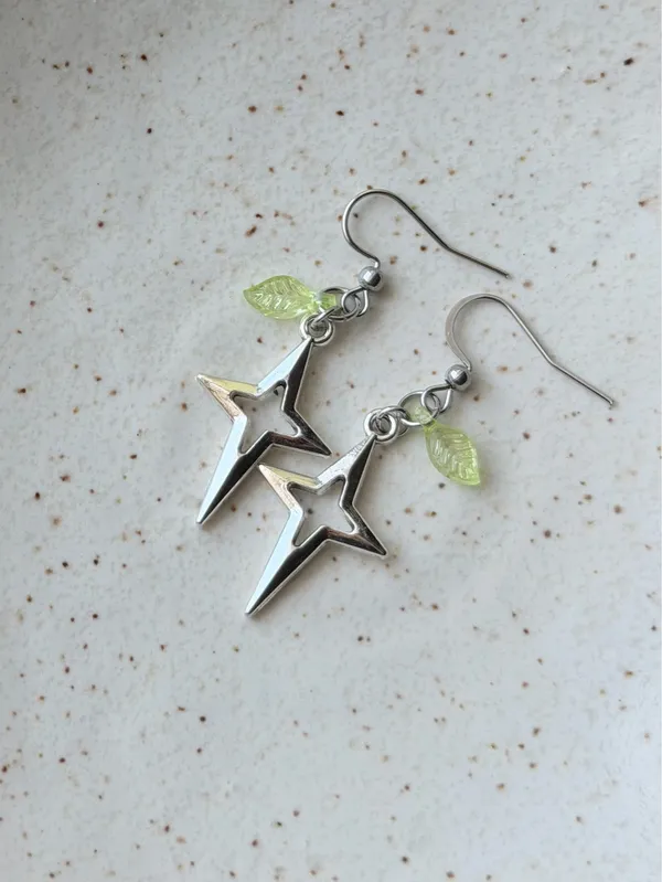 Handmade sparkle star dangle earrings💫 - Image 3