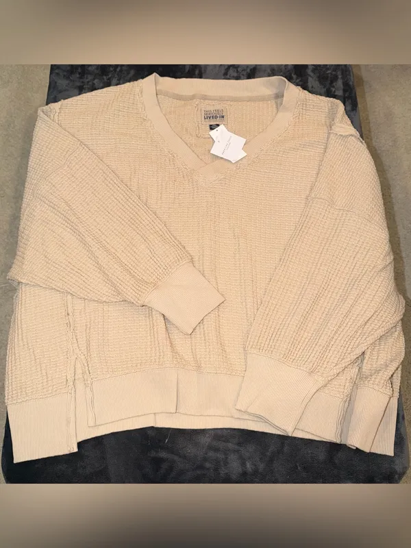 American Eagle Big Hug V-Neck Waffle Sweatshirt Size Large New with tag - Image 4
