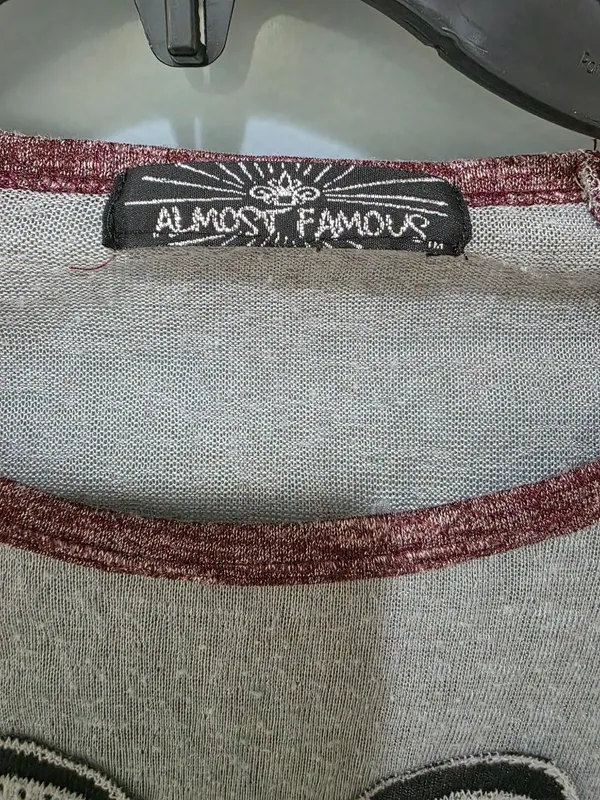 Almost Famous Bunny Graphic Raglan Tee –‎ Women’s Small Grey & Burgundy - Image 3
