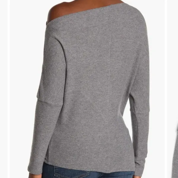 Astr The Label Off the Shoulder Long Sleeve Sweater - Image 9