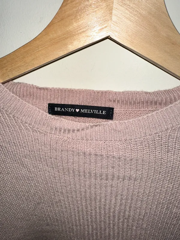 Brandy Melville Sweater - Image 3