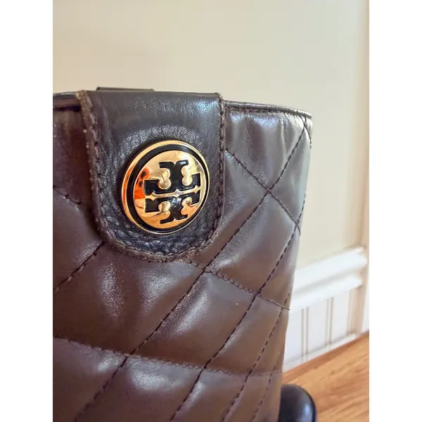 Tory Burch Kiernan Quilted Leather Riding Boots Brown Logo 8.5M - Image 6
