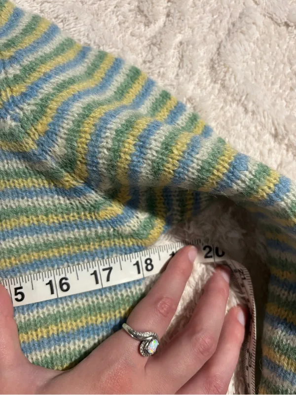 Vintage pastel colors 100% wool sweater fits xsmall best - Image 5