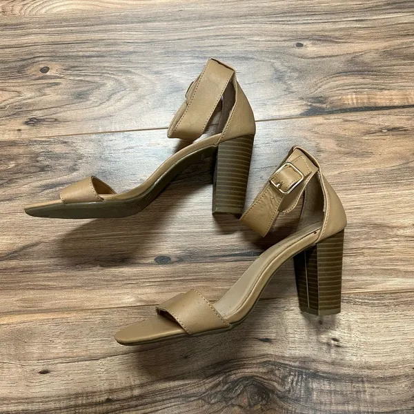 Old navy‎ heel sandals 7 - Image 3