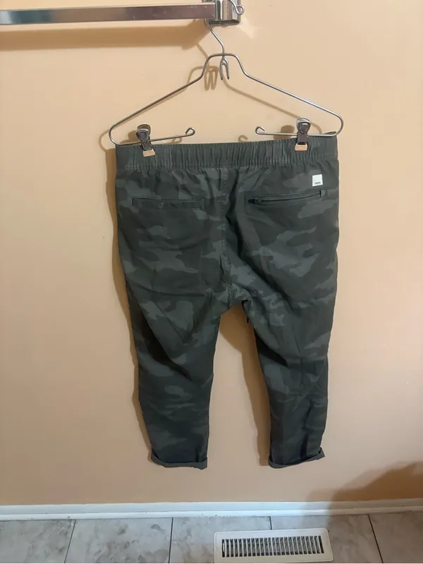 Vuori Ripstop Pants in Camo Green - Image 4