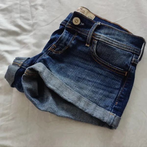 Ladies Hollister Denim Short Shorts - Image 2