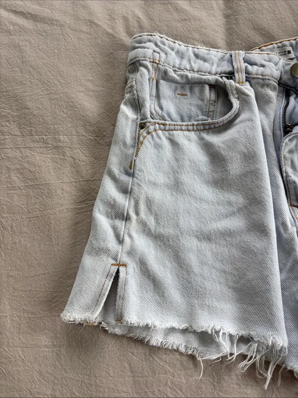 Zara Light Wash Frayed Denim Shorts - Image 3