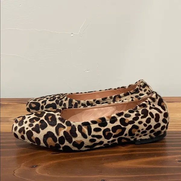 J. Crew Anya Scrunchie Ballet Flats in Calf Hair Size 6 Leopard Print - Image 4